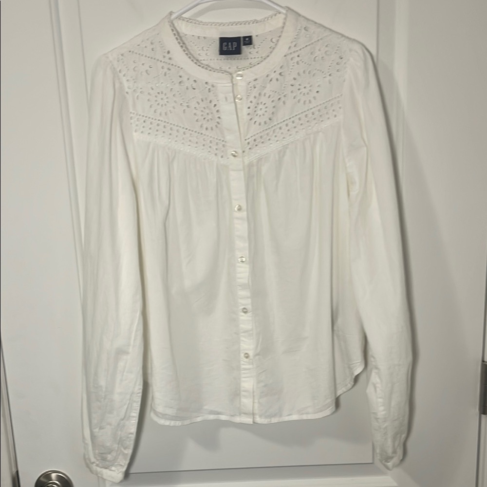 GAP Women's White Eyelet Detail Top Sz M